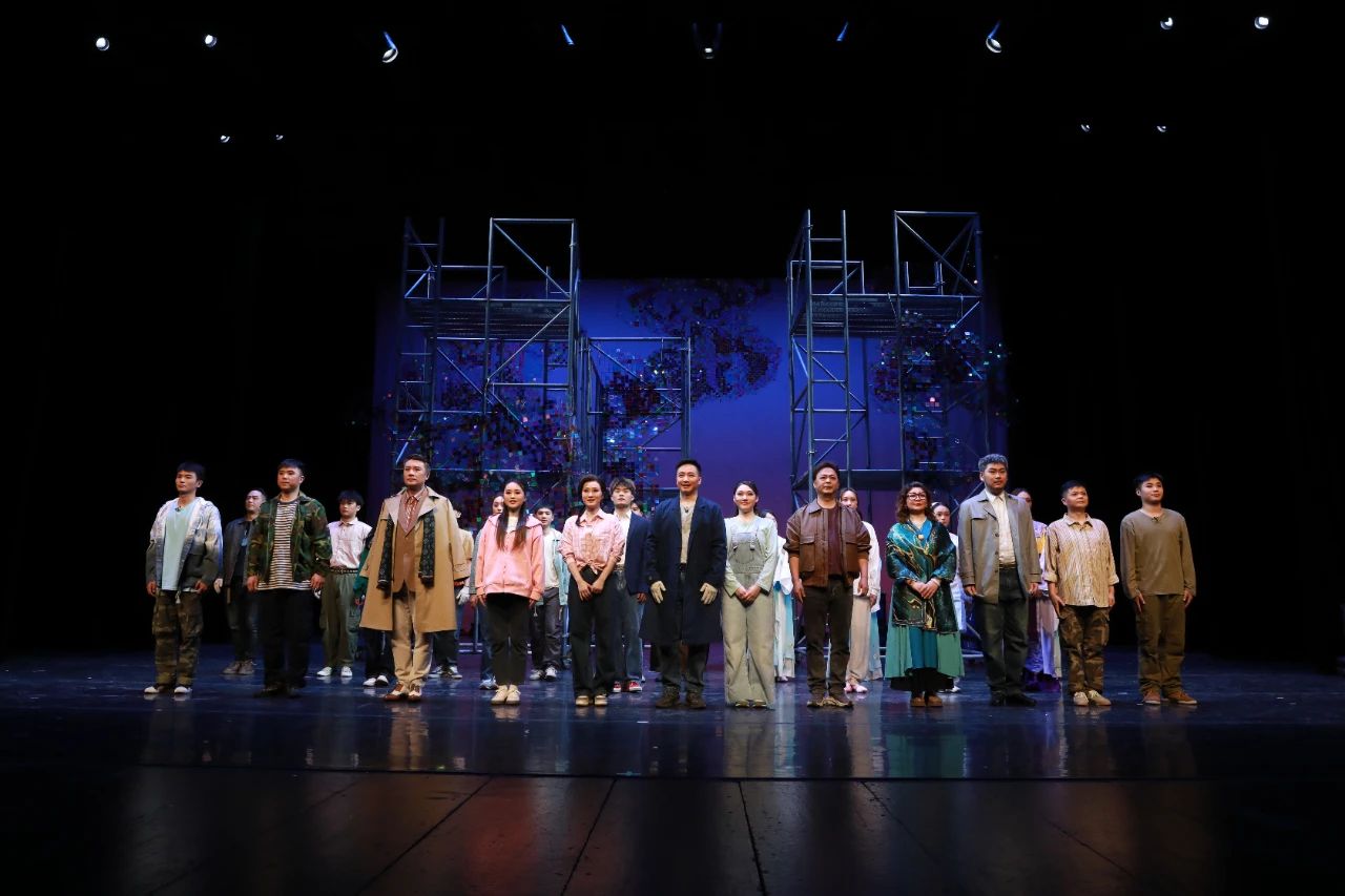 錫劇《裝臺》春城昆明上演 奏響平凡人的生活交響